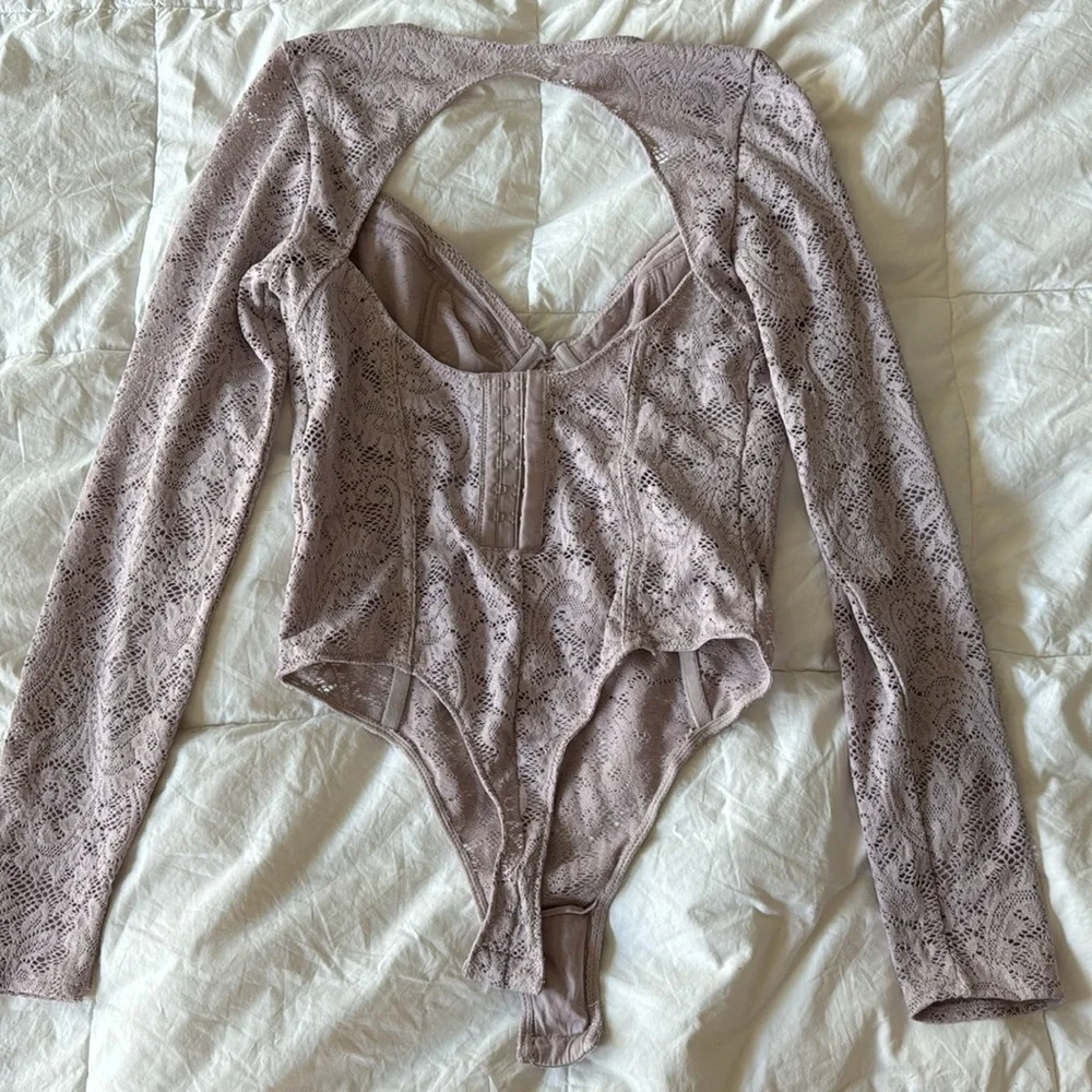 Urban Outfitters lace bodysuit - Picture 5 of 6
